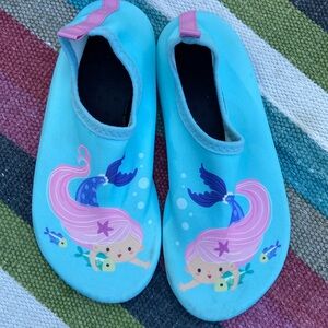 Girls slip on water shoes
